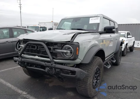 2021 Ford Bronco First Edition z USA, uszkodzony, nr VIN 1FMEE5EP8MLA40840